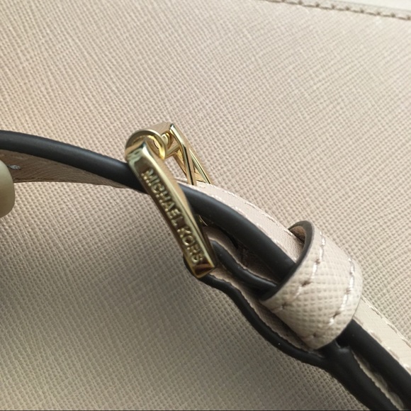 SOLD Micheal Kors Authentic leather satchel NTW - Picture 8 of 12